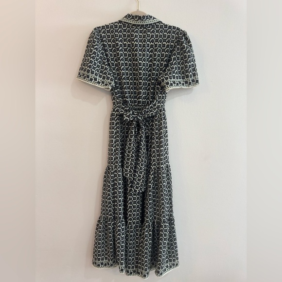 Elegant Black and Cream Patterned Dress 👗 - Picture 6 of 9